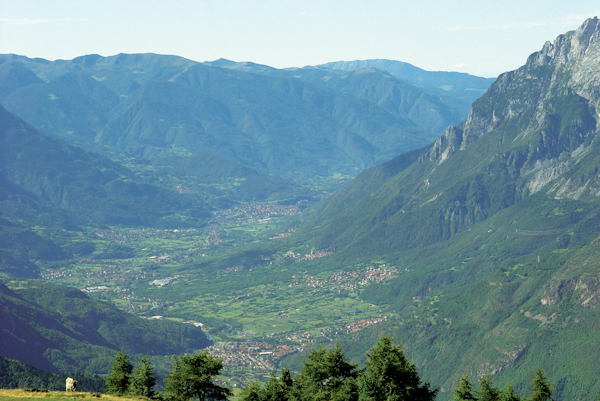 Valle Camonica da Cevo.jpg